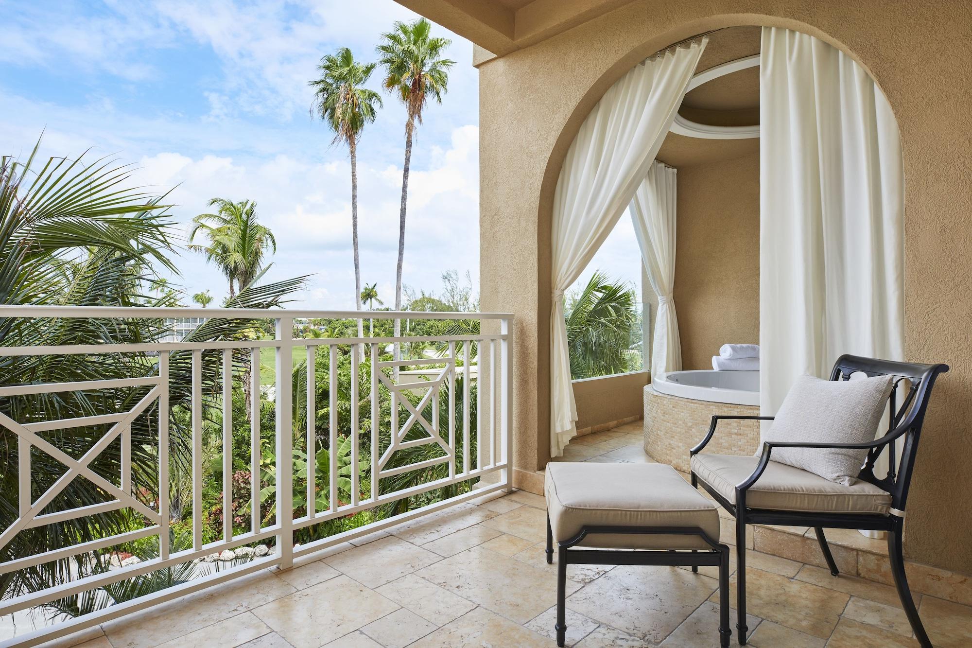 チーカ　ロッジ ＆ スパ イスラモラダ エクステリア 写真 A balcony at the Four Seasons Hotel