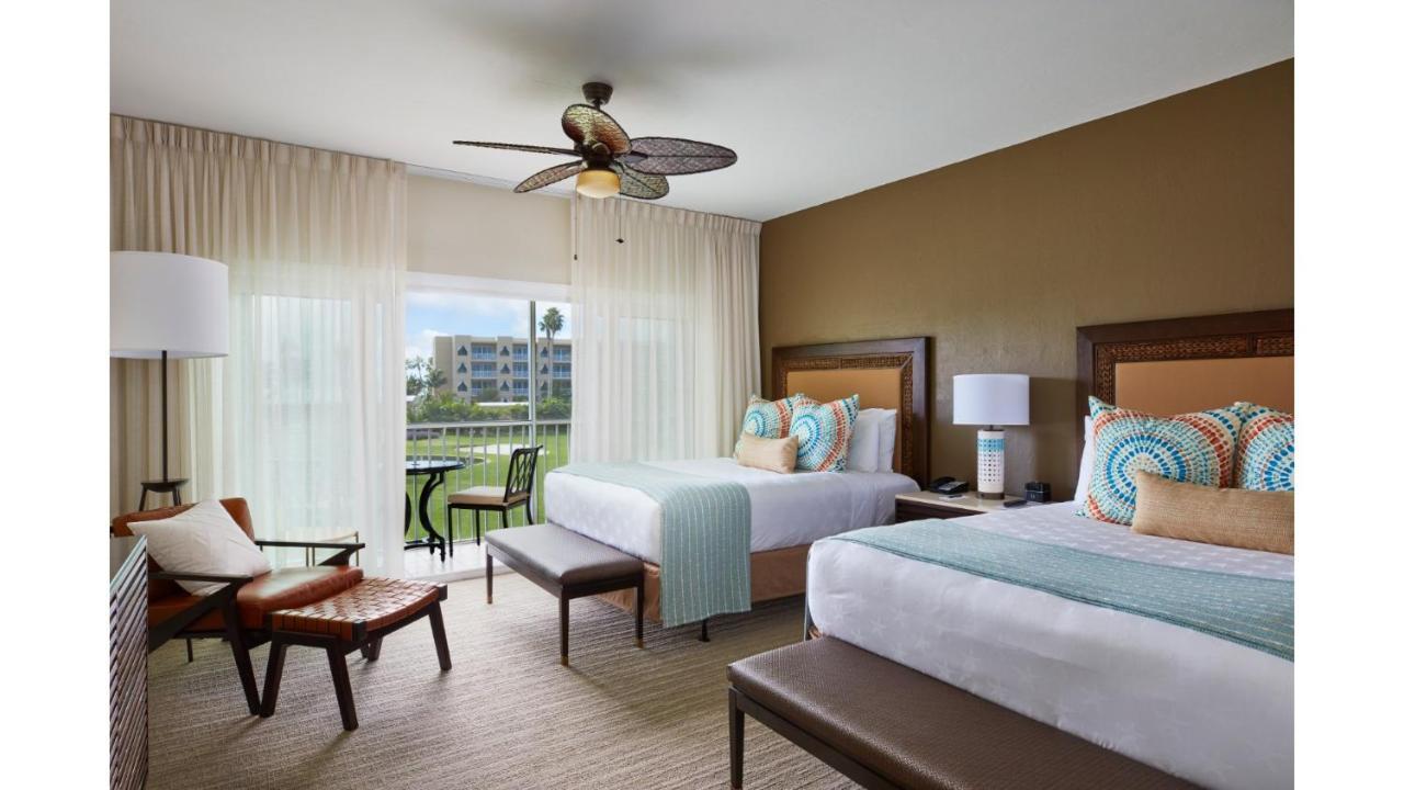 チーカ　ロッジ ＆ スパ イスラモラダ エクステリア 写真 A guest room at the Hilton Orlando Lake Buena Vista