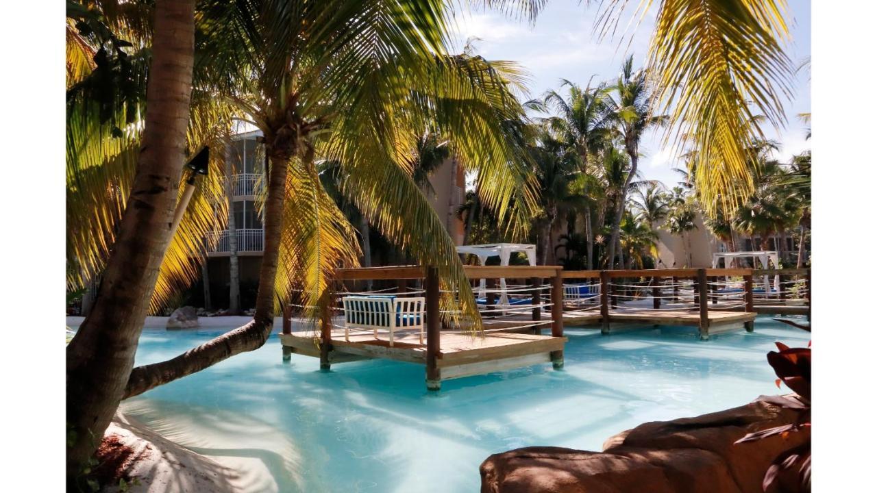 チーカ　ロッジ ＆ スパ イスラモラダ エクステリア 写真 The pool at the Atlantis Paradise Island