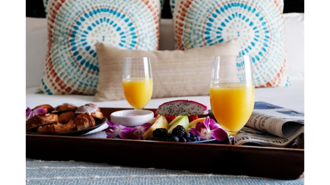 チーカ　ロッジ ＆ スパ イスラモラダ エクステリア 写真 A breakfast tray