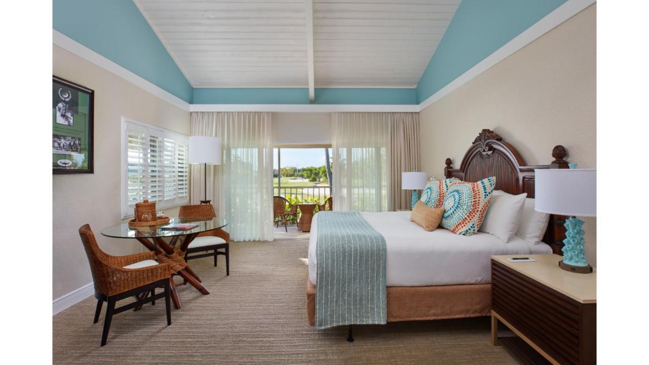 チーカ　ロッジ ＆ スパ イスラモラダ エクステリア 写真 A guest room at the Hilton Marco Island Beach Resort & Club